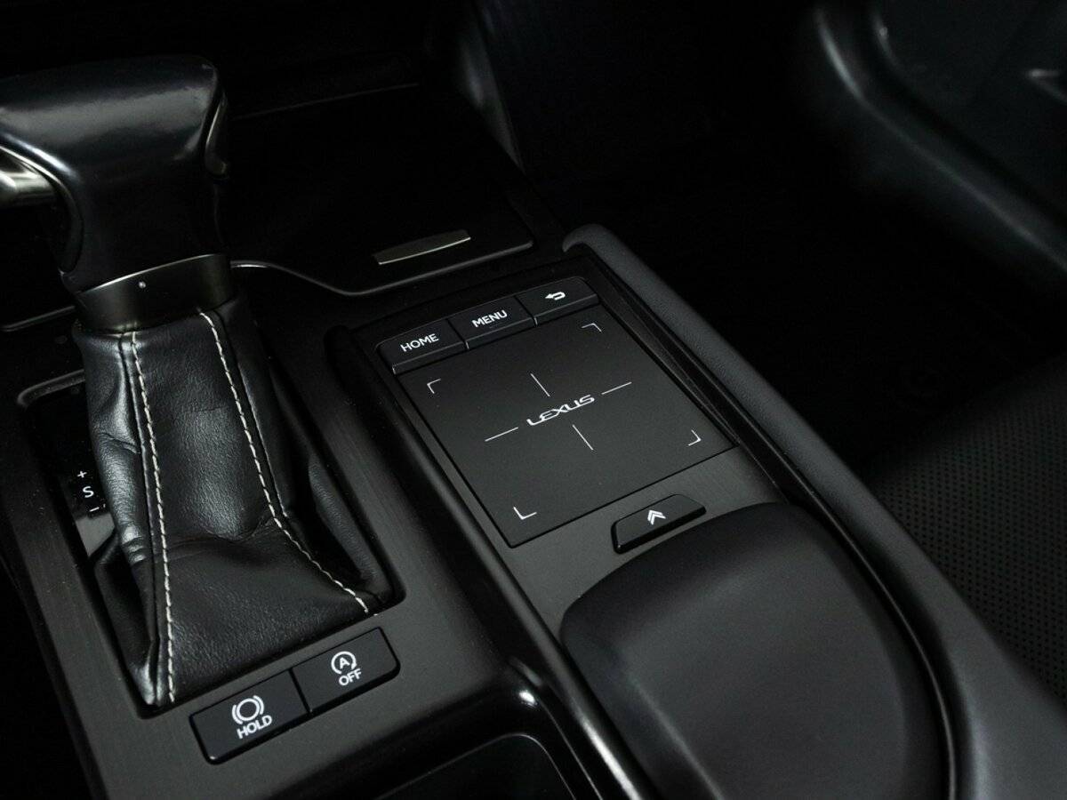 Lexus ES с пробегом — 2018 год. Фото: #19