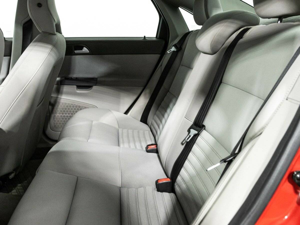 Volvo S40 с пробегом — 2011 год. Фото: #9