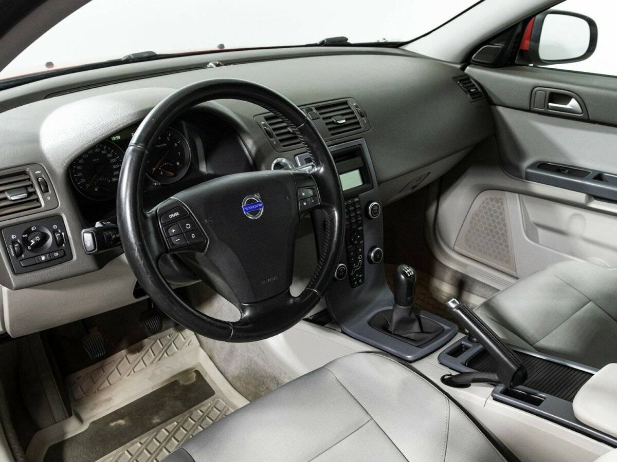 Volvo S40 с пробегом — 2011 год. Фото: #10