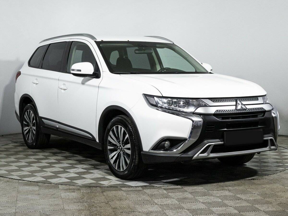 Mitsubishi Outlander с пробегом — 2019 год. Фото: #2