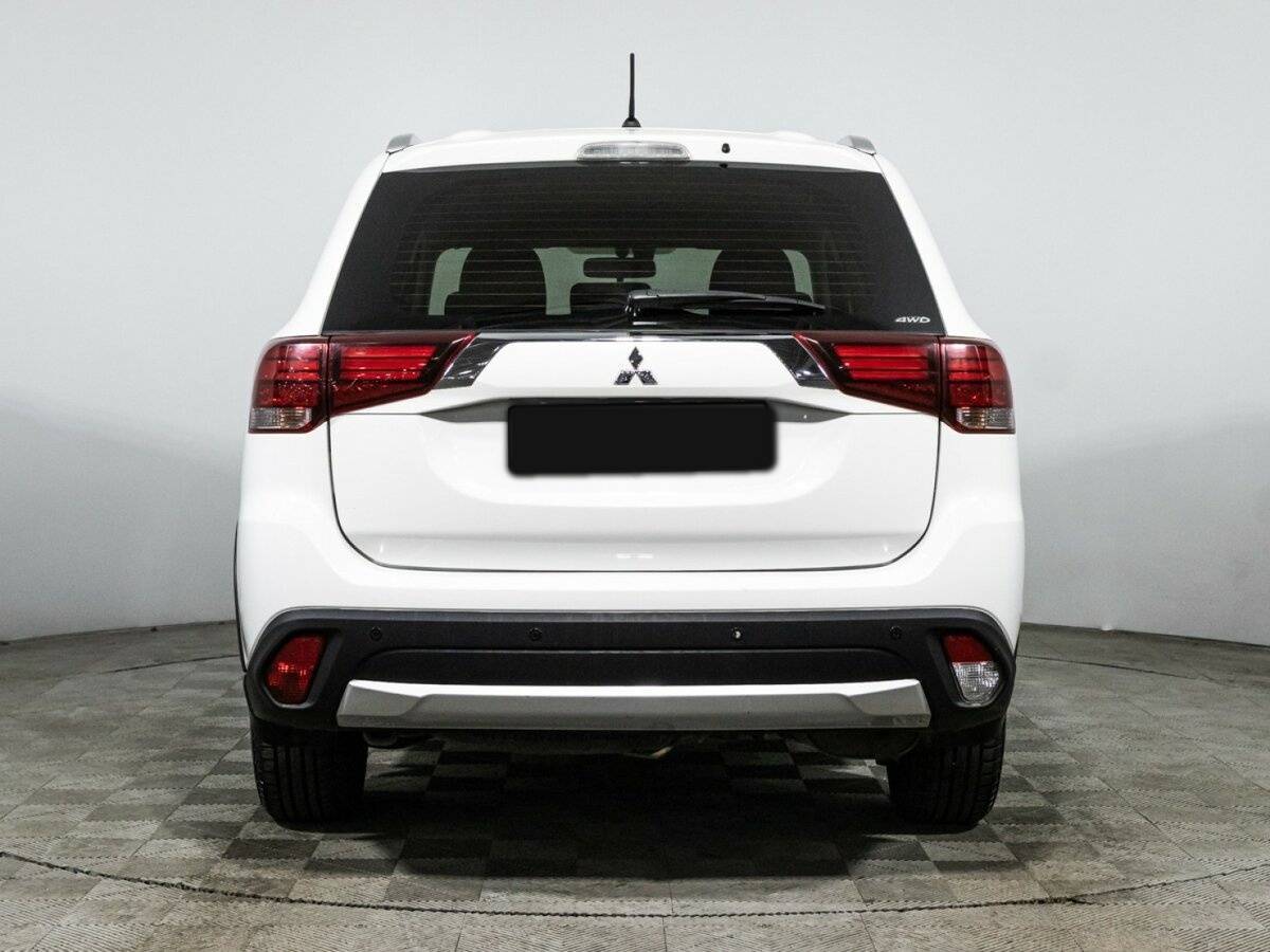 Mitsubishi Outlander с пробегом — 2016 год. Фото: #5