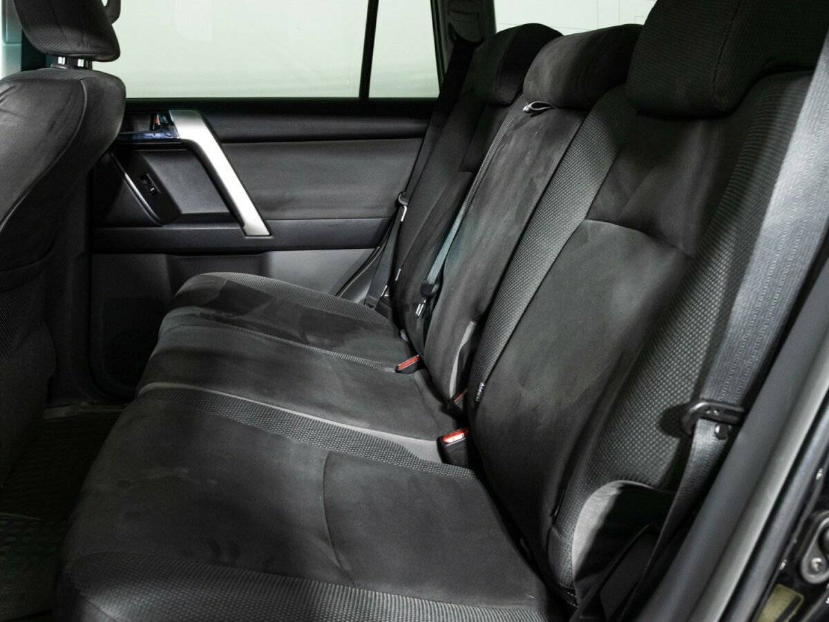 Toyota Land Cruiser Prado с пробегом — 2011 год. Фото: #9