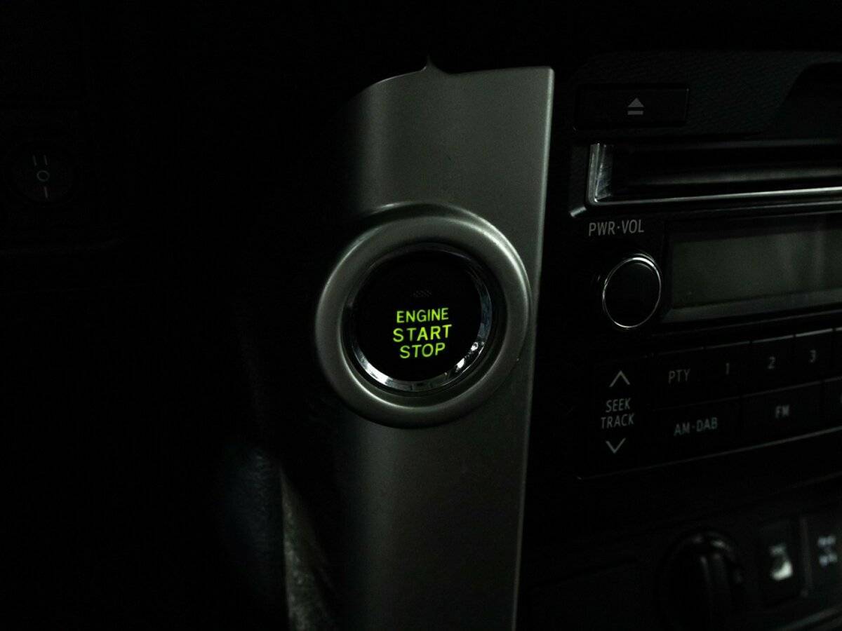 Toyota Land Cruiser Prado с пробегом — 2011 год. Фото: #19