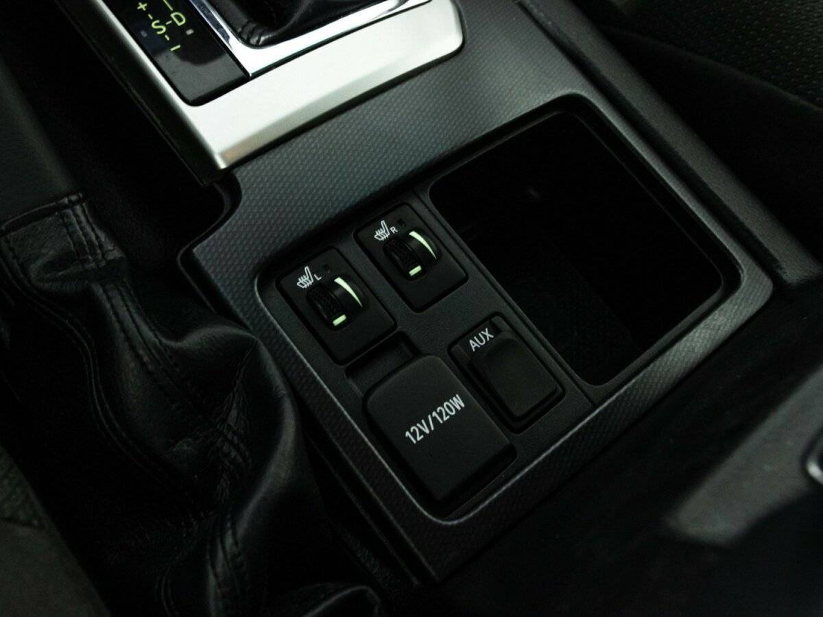 Toyota Land Cruiser Prado с пробегом — 2011 год. Фото: #21