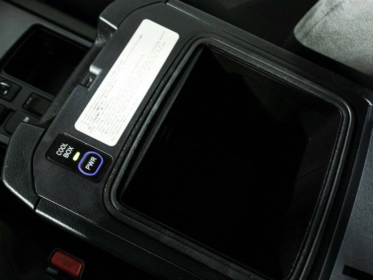 Toyota Land Cruiser Prado с пробегом — 2011 год. Фото: #22