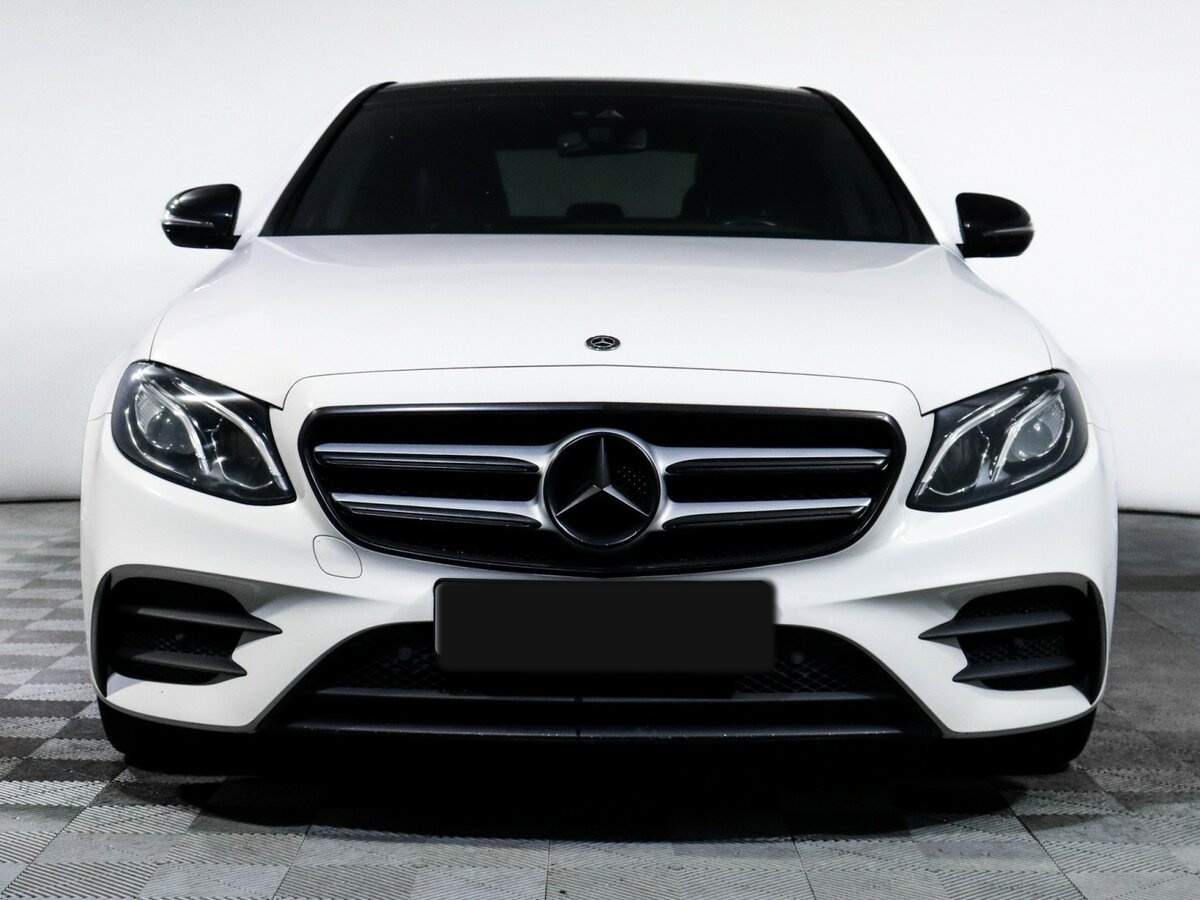 Mercedes-Benz E-Класс с пробегом — 2017 год. Фото: #1