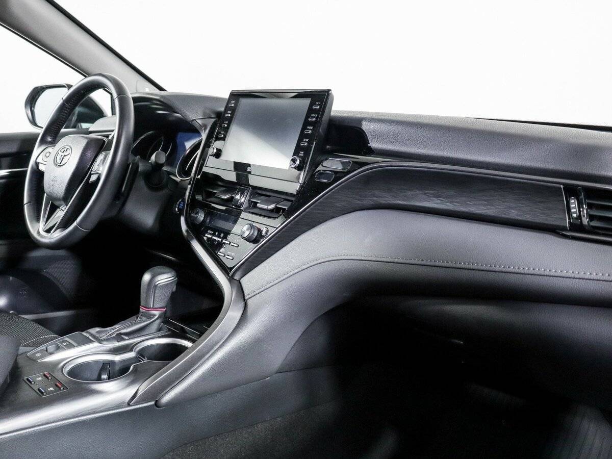 Toyota Camry с пробегом — 2021 год. Фото: #5
