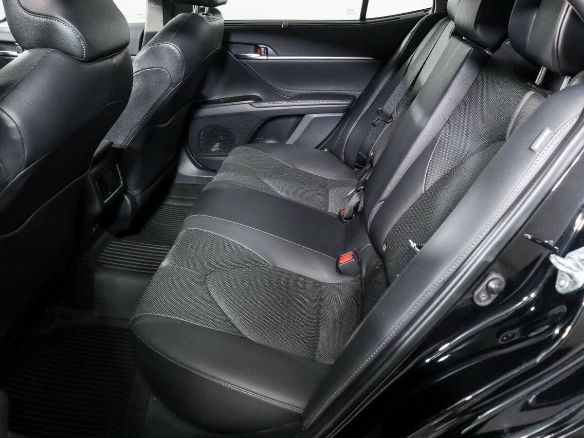 Toyota Camry с пробегом — 2021 год. Фото: #6