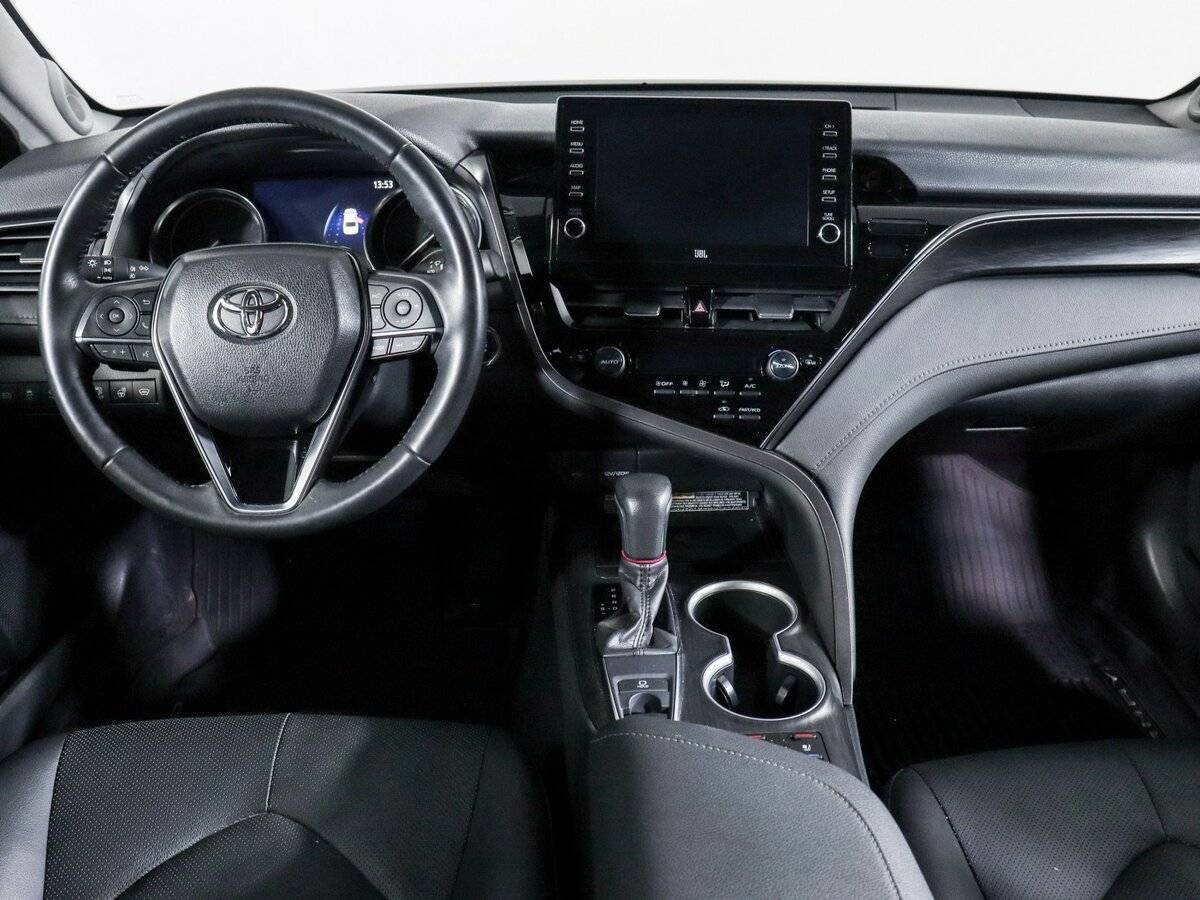 Toyota Camry с пробегом — 2021 год. Фото: #8