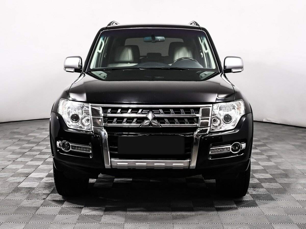 Mitsubishi Pajero с пробегом — 2017 год. Фото: #1