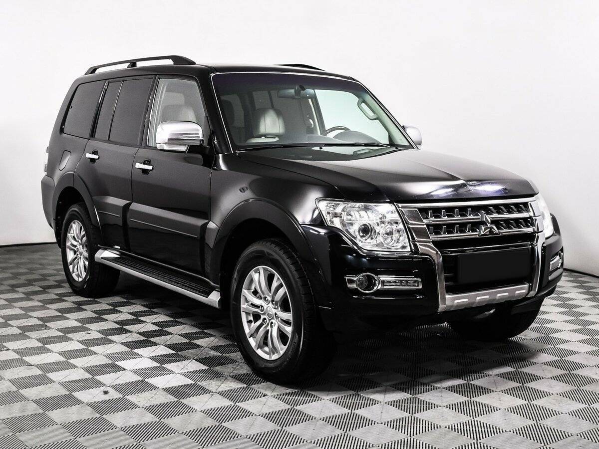 Mitsubishi Pajero с пробегом — 2017 год. Фото: #2