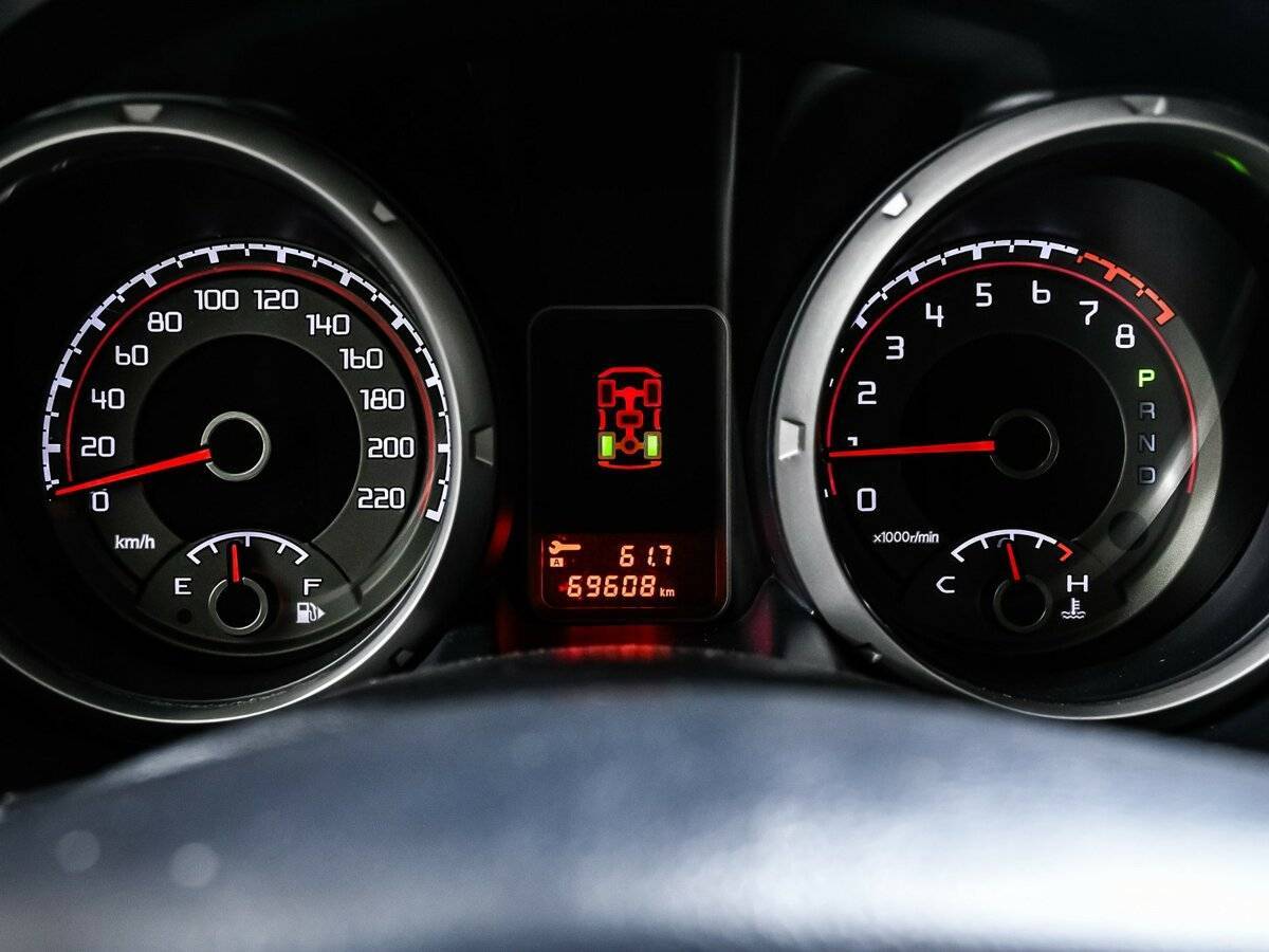 Mitsubishi Pajero с пробегом — 2017 год. Фото: #9