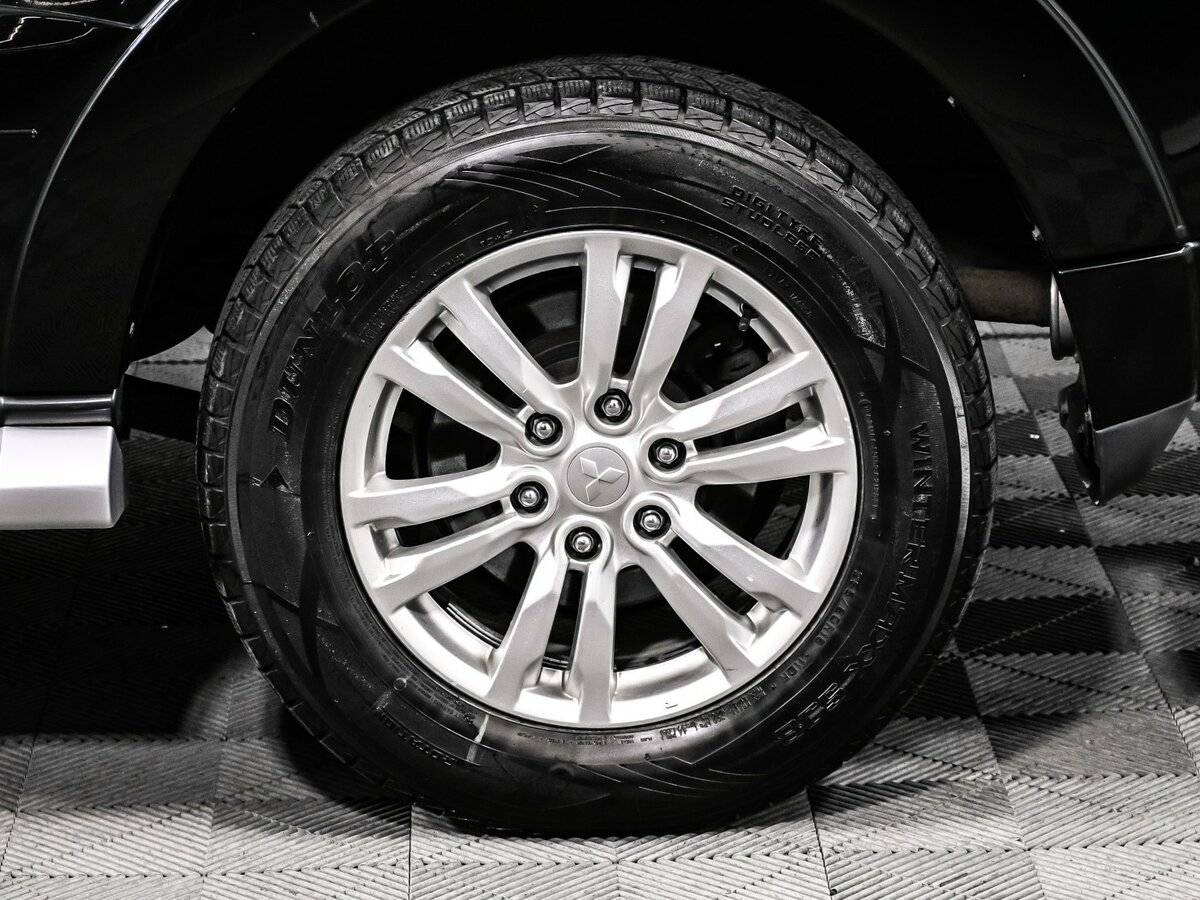 Mitsubishi Pajero с пробегом — 2017 год. Фото: #13