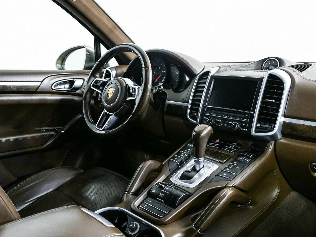 Porsche Cayenne с пробегом — 2015 год. Фото: #8