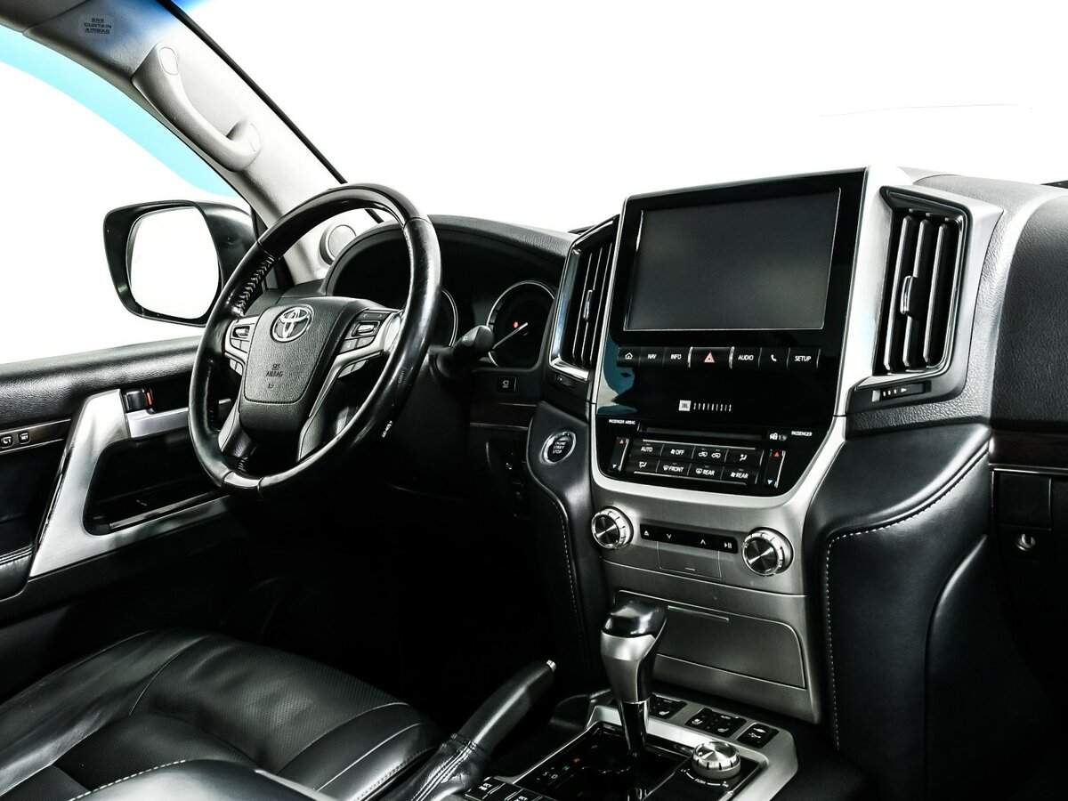 Toyota Land Cruiser с пробегом — 2018 год. Фото: #8