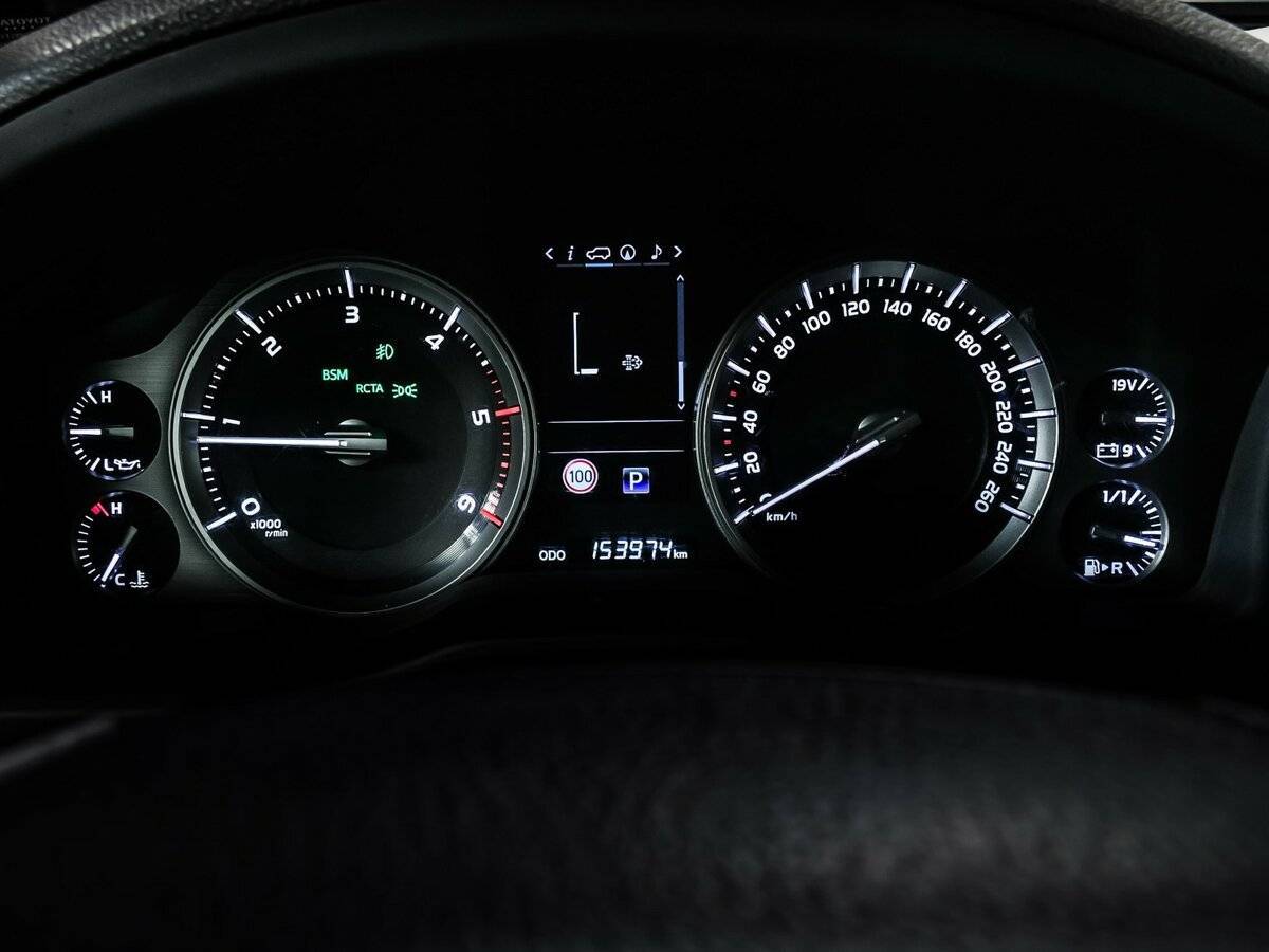 Toyota Land Cruiser с пробегом — 2018 год. Фото: #9