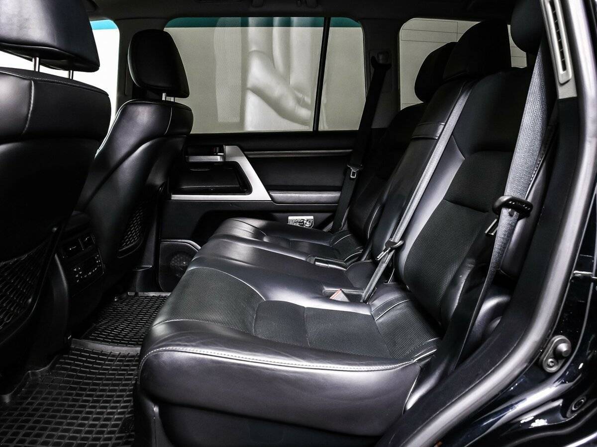 Toyota Land Cruiser с пробегом — 2018 год. Фото: #11