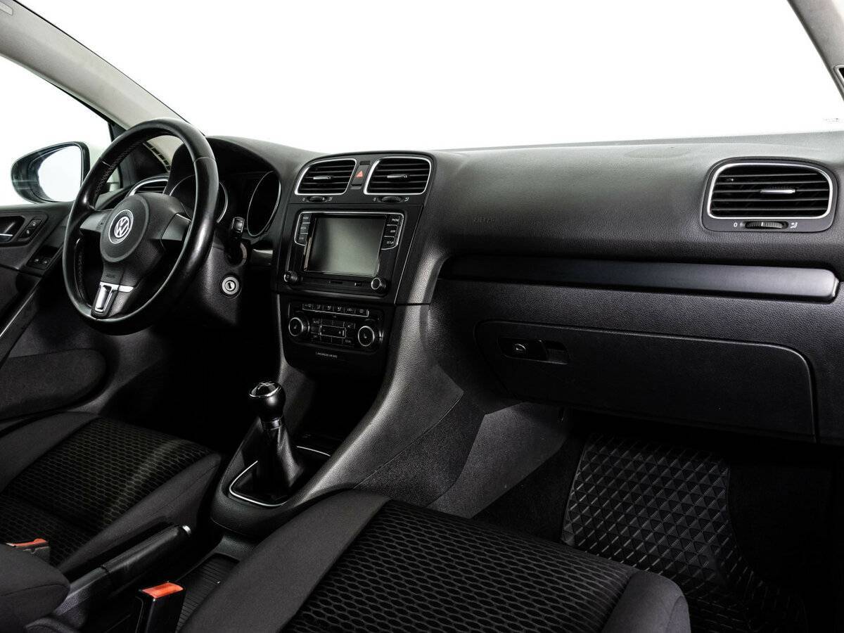 Volkswagen Golf с пробегом — 2009 год. Фото: #6
