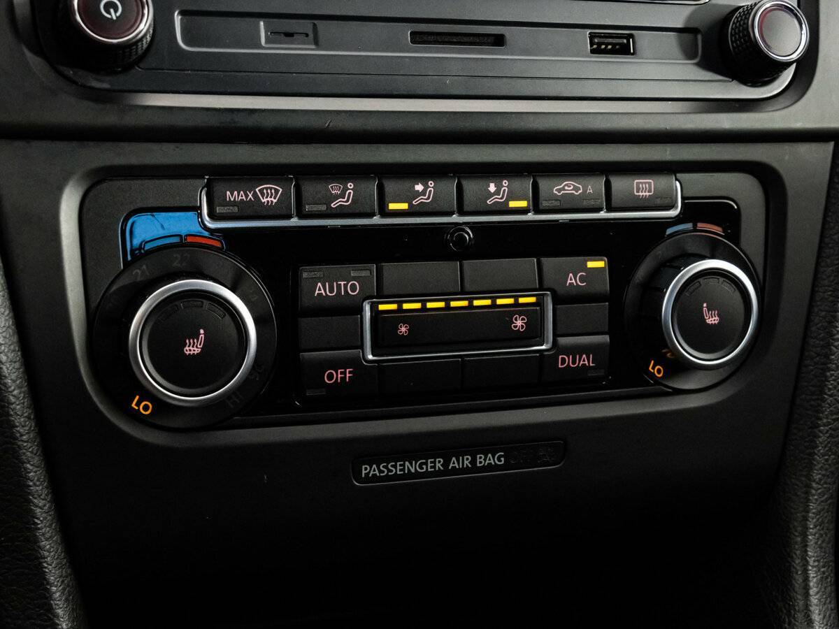 Volkswagen Golf с пробегом — 2009 год. Фото: #10