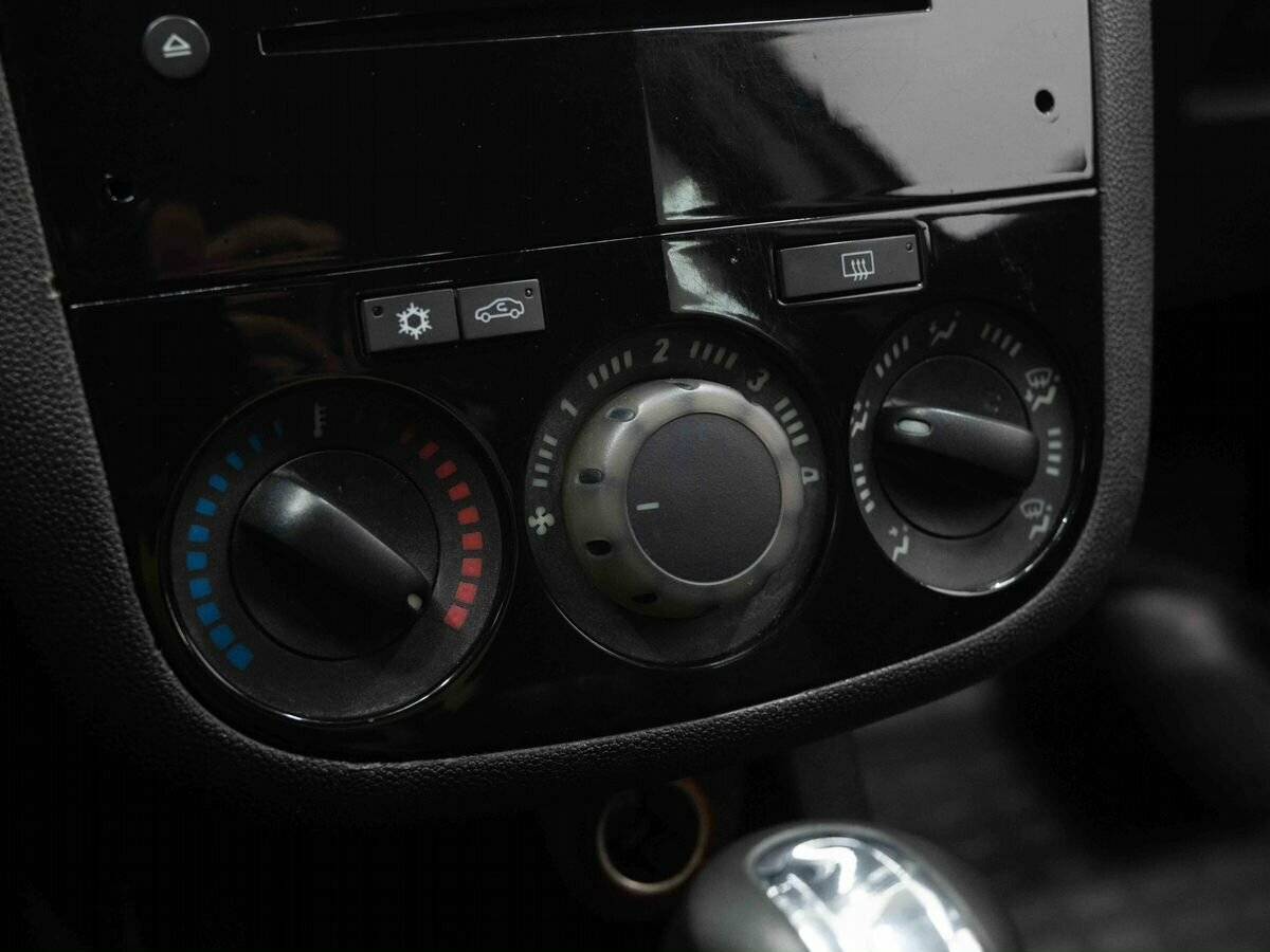 Opel Corsa с пробегом — 2008 год. Фото: #19