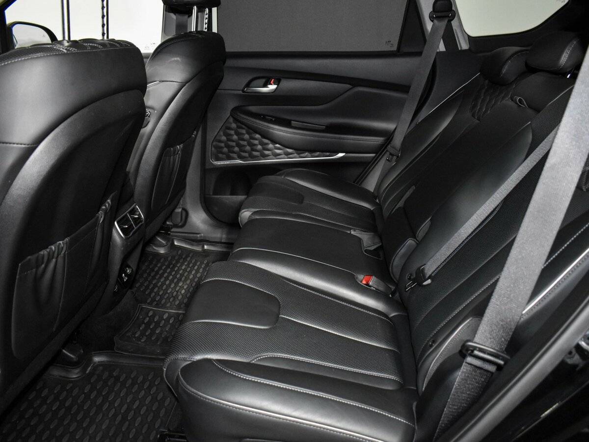 Hyundai Santa Fe с пробегом — 2021 год. Фото: #9