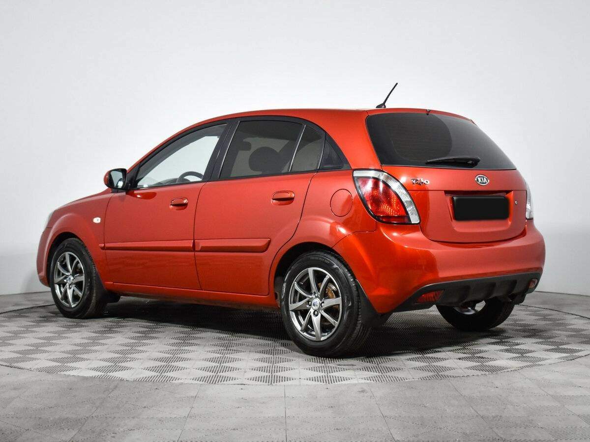 Kia Rio с пробегом — 2010 год. Фото: #6