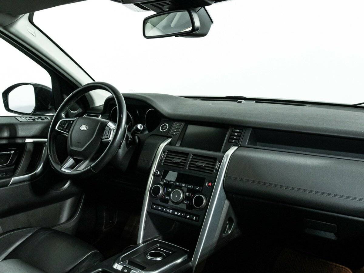 Land Rover Discovery Sport с пробегом — 2017 год. Фото: #8