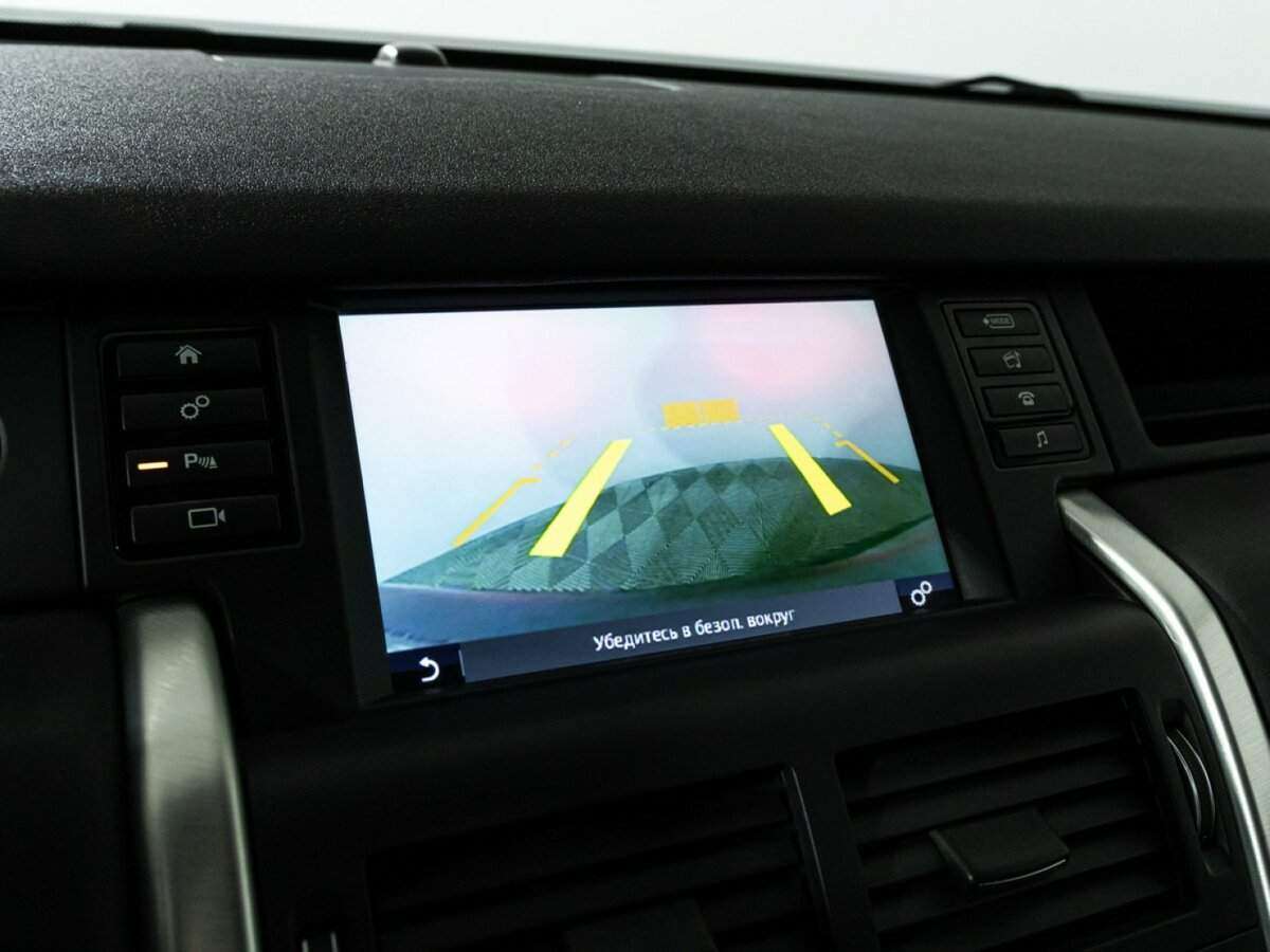 Land Rover Discovery Sport с пробегом — 2017 год. Фото: #17