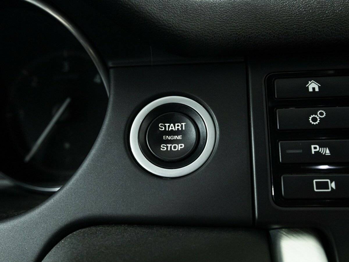 Land Rover Discovery Sport с пробегом — 2017 год. Фото: #19