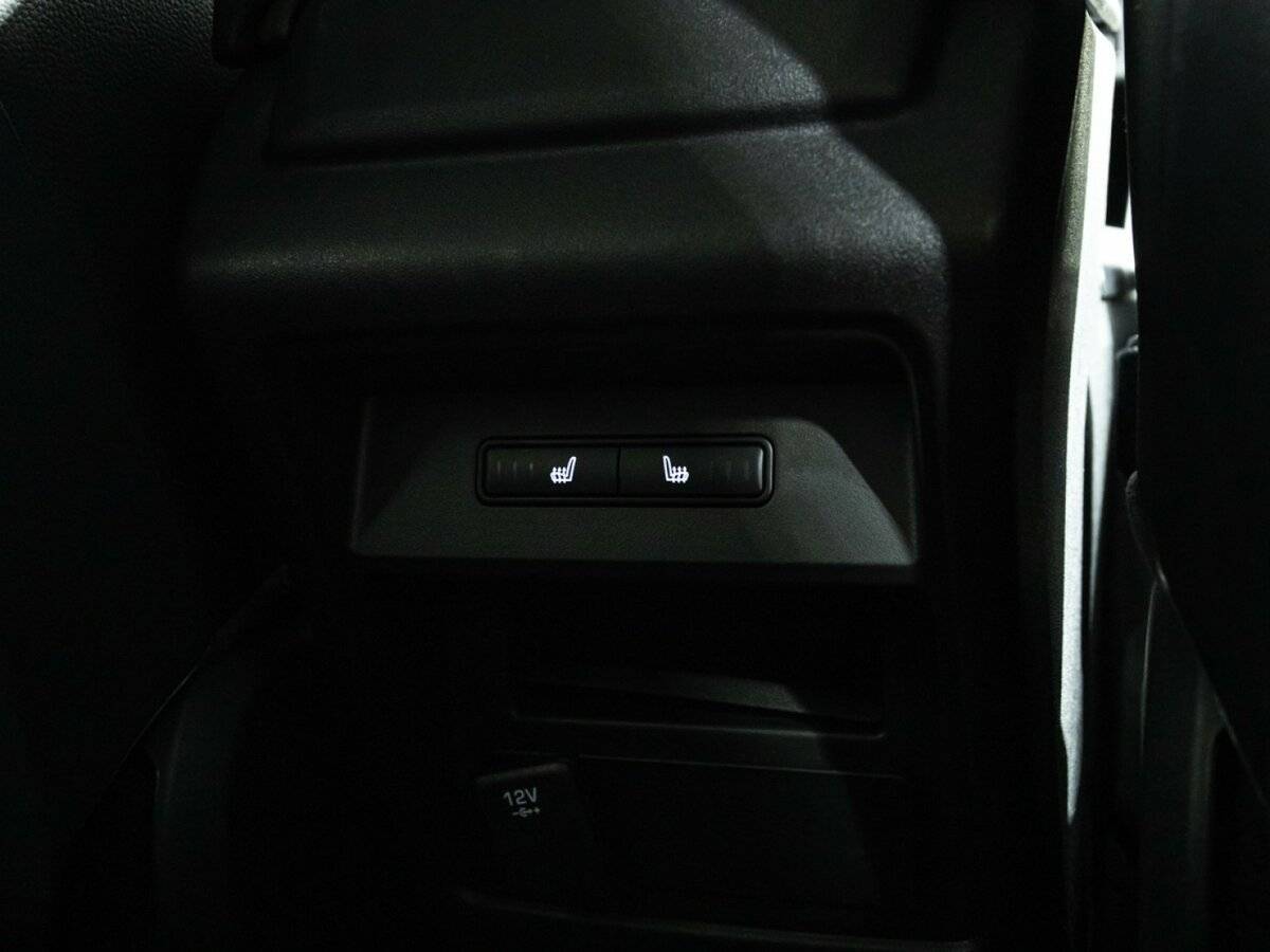 Land Rover Discovery Sport с пробегом — 2017 год. Фото: #20