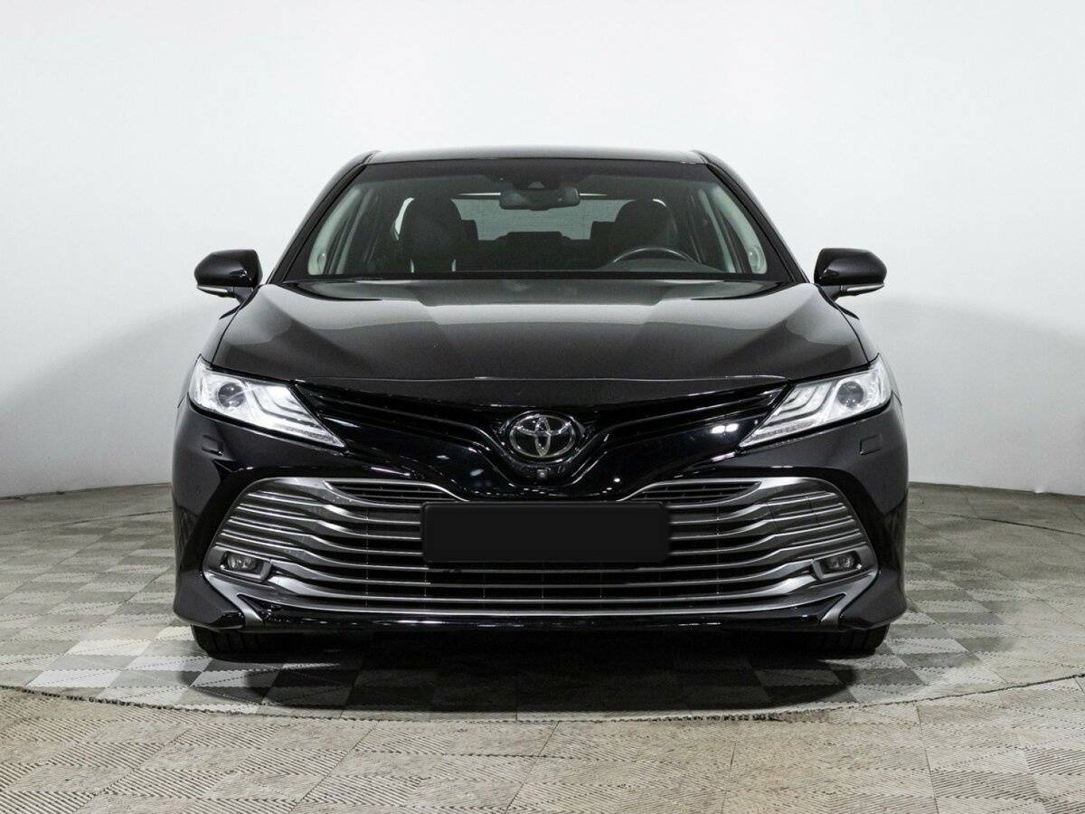 Toyota Camry с пробегом — 2020 год. Фото: #1