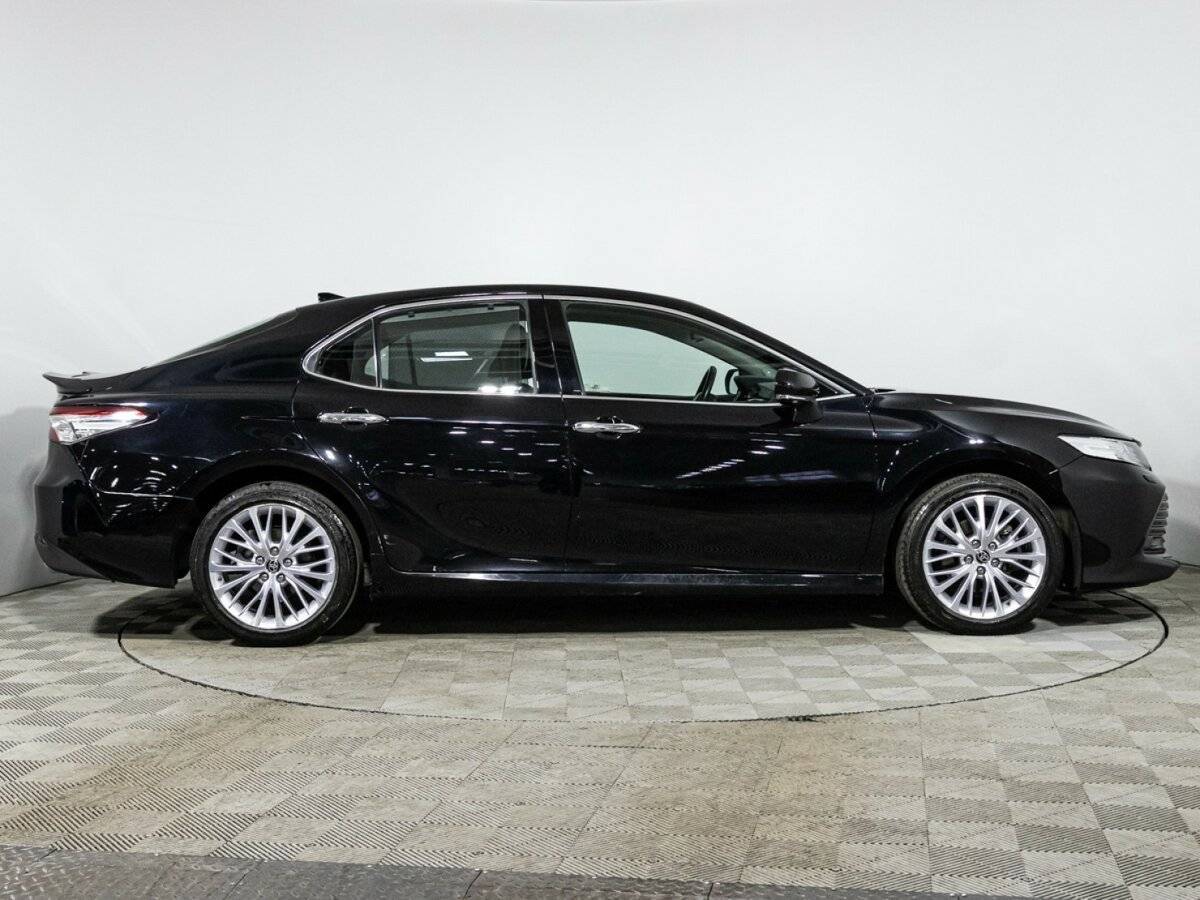 Toyota Camry с пробегом — 2020 год. Фото: #3