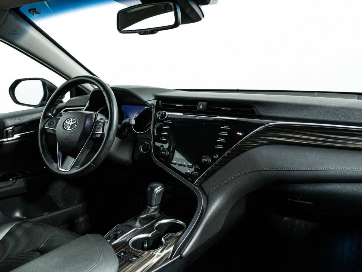 Toyota Camry с пробегом — 2020 год. Фото: #8