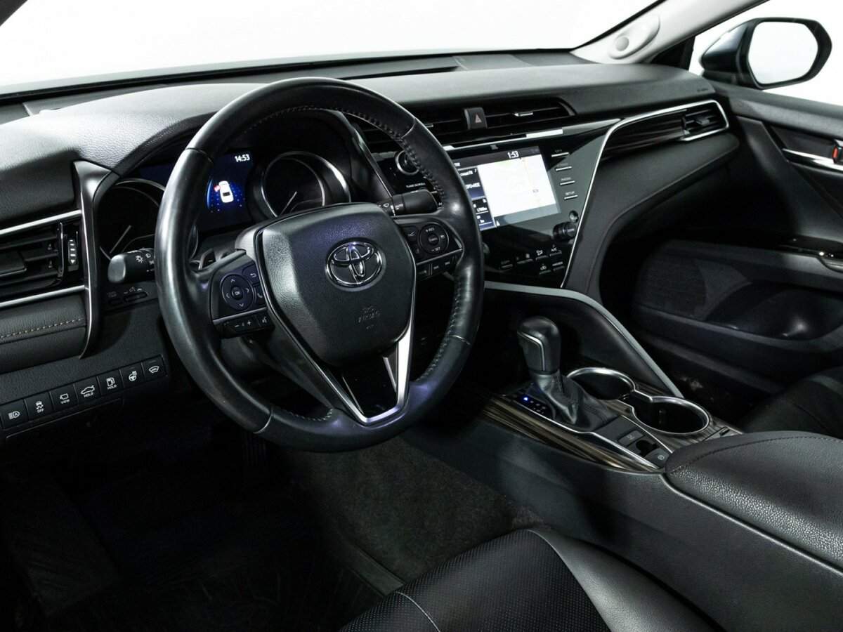 Toyota Camry с пробегом — 2020 год. Фото: #10