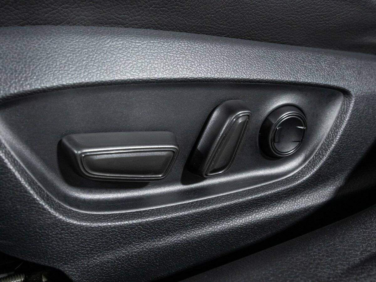 Toyota Camry с пробегом — 2020 год. Фото: #14