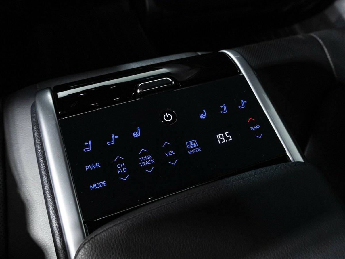 Toyota Camry с пробегом — 2020 год. Фото: #25