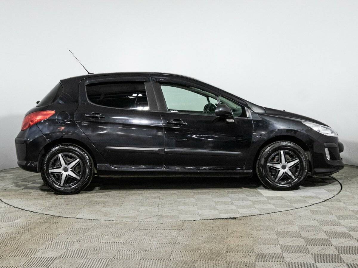 Peugeot 308 с пробегом — 2008 год. Фото: #3