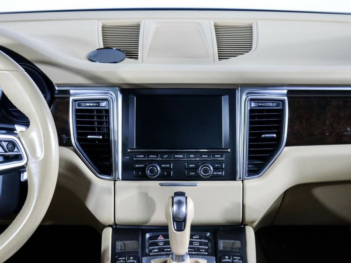 Porsche Macan с пробегом — 2015 год. Фото: #9