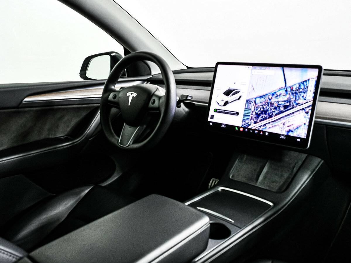 Tesla Model Y с пробегом — 2023 год. Фото: #8
