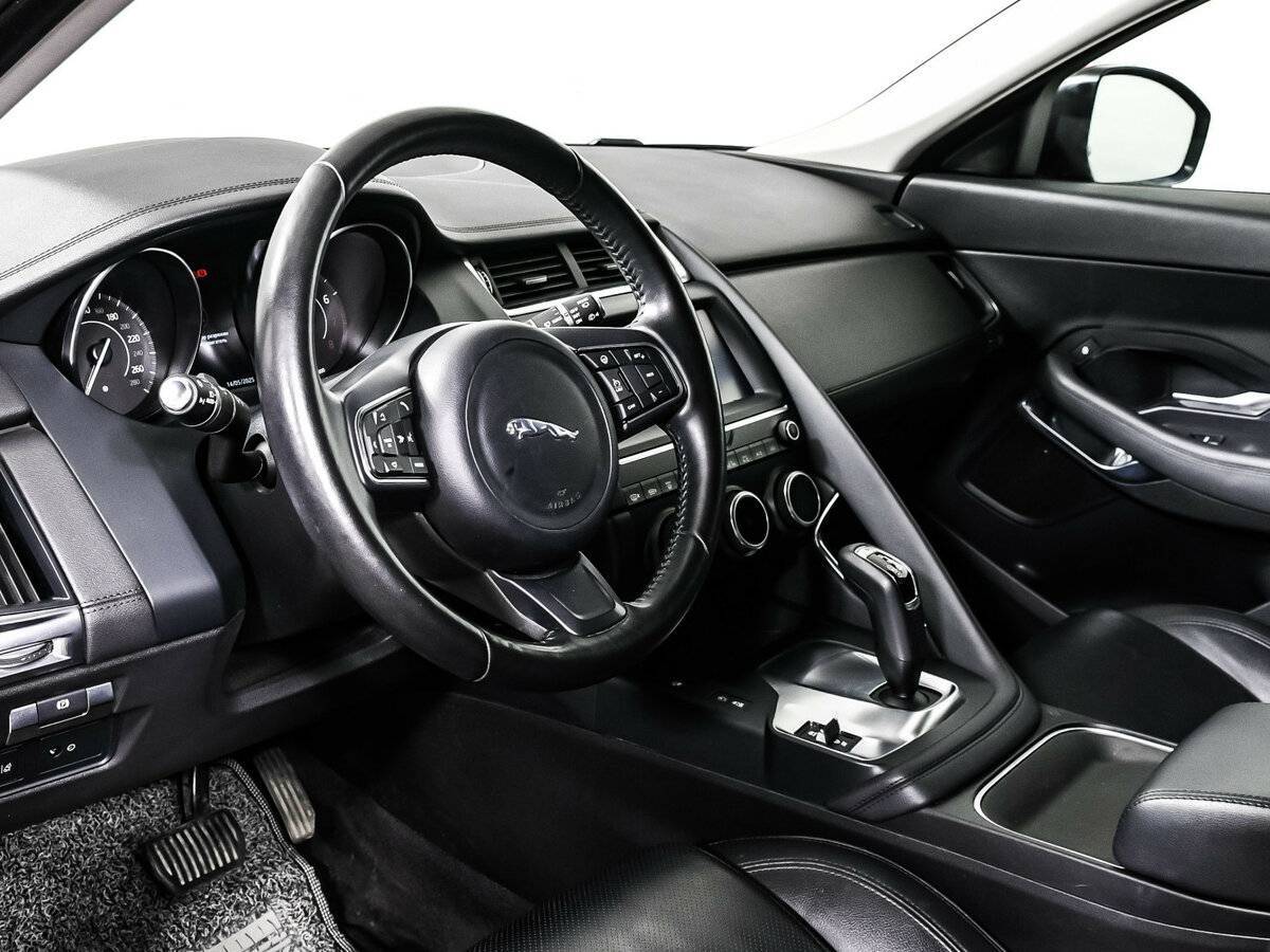 Jaguar E-Pace с пробегом — 2018 год. Фото: #11
