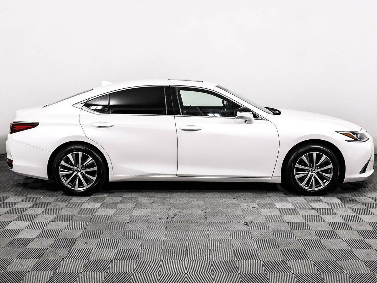 Lexus ES с пробегом — 2019 год. Фото: #3