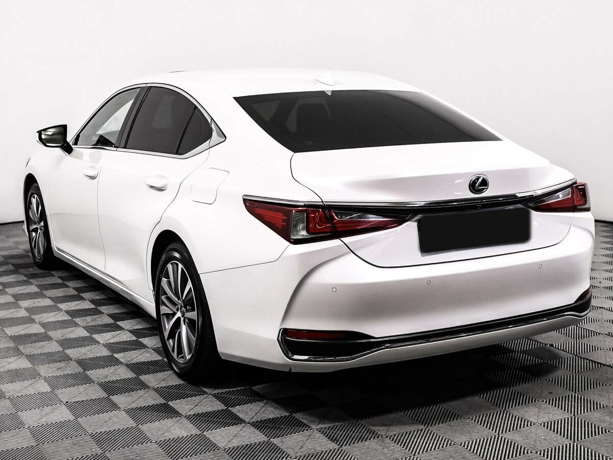 Lexus ES с пробегом — 2019 год. Фото: #6