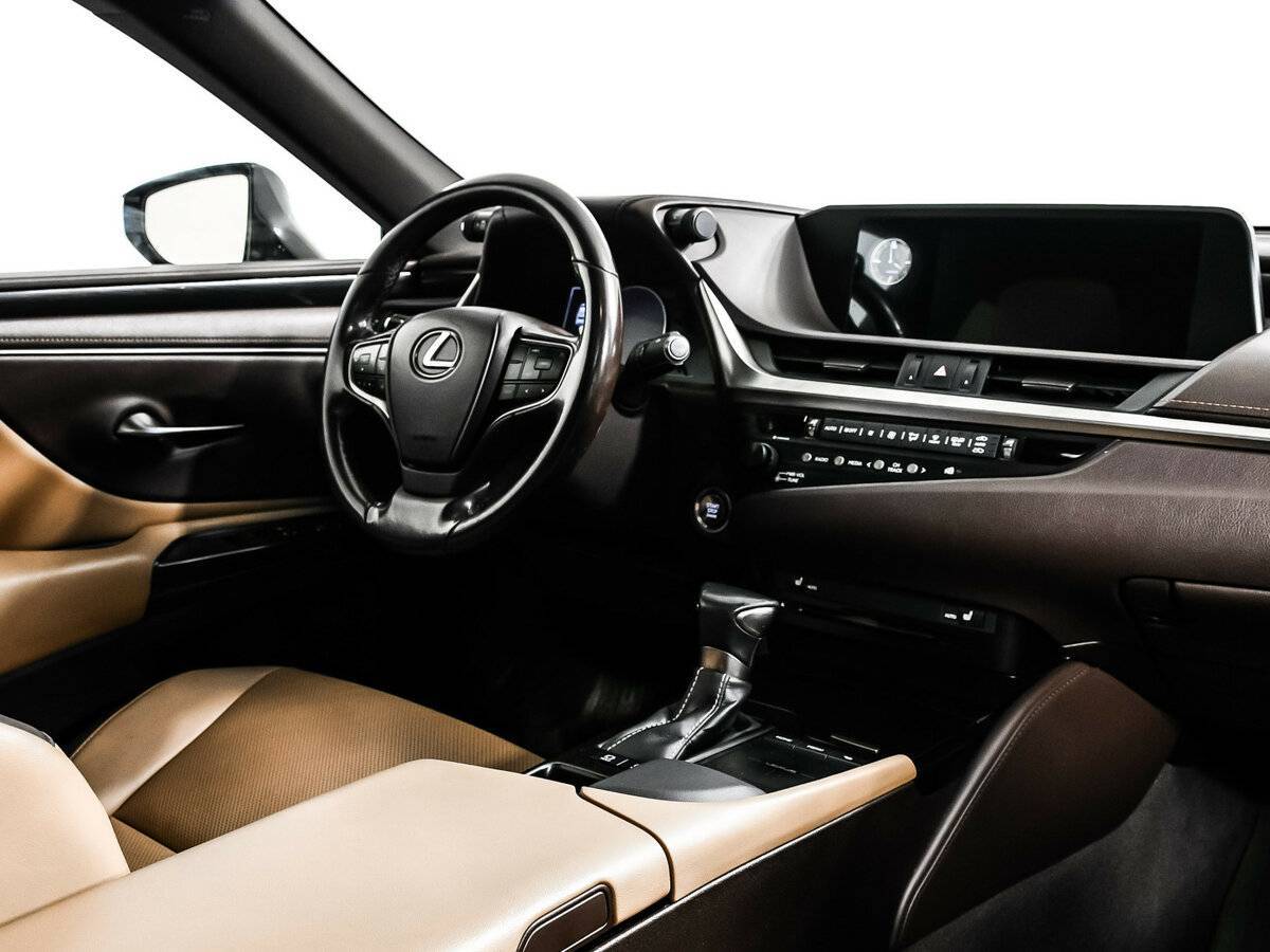 Lexus ES с пробегом — 2019 год. Фото: #8