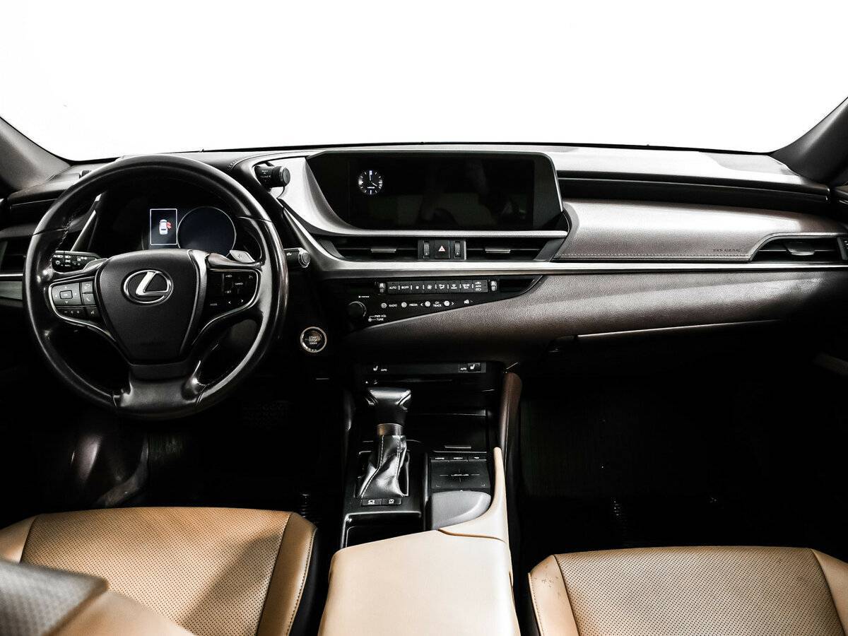 Lexus ES с пробегом — 2019 год. Фото: #10