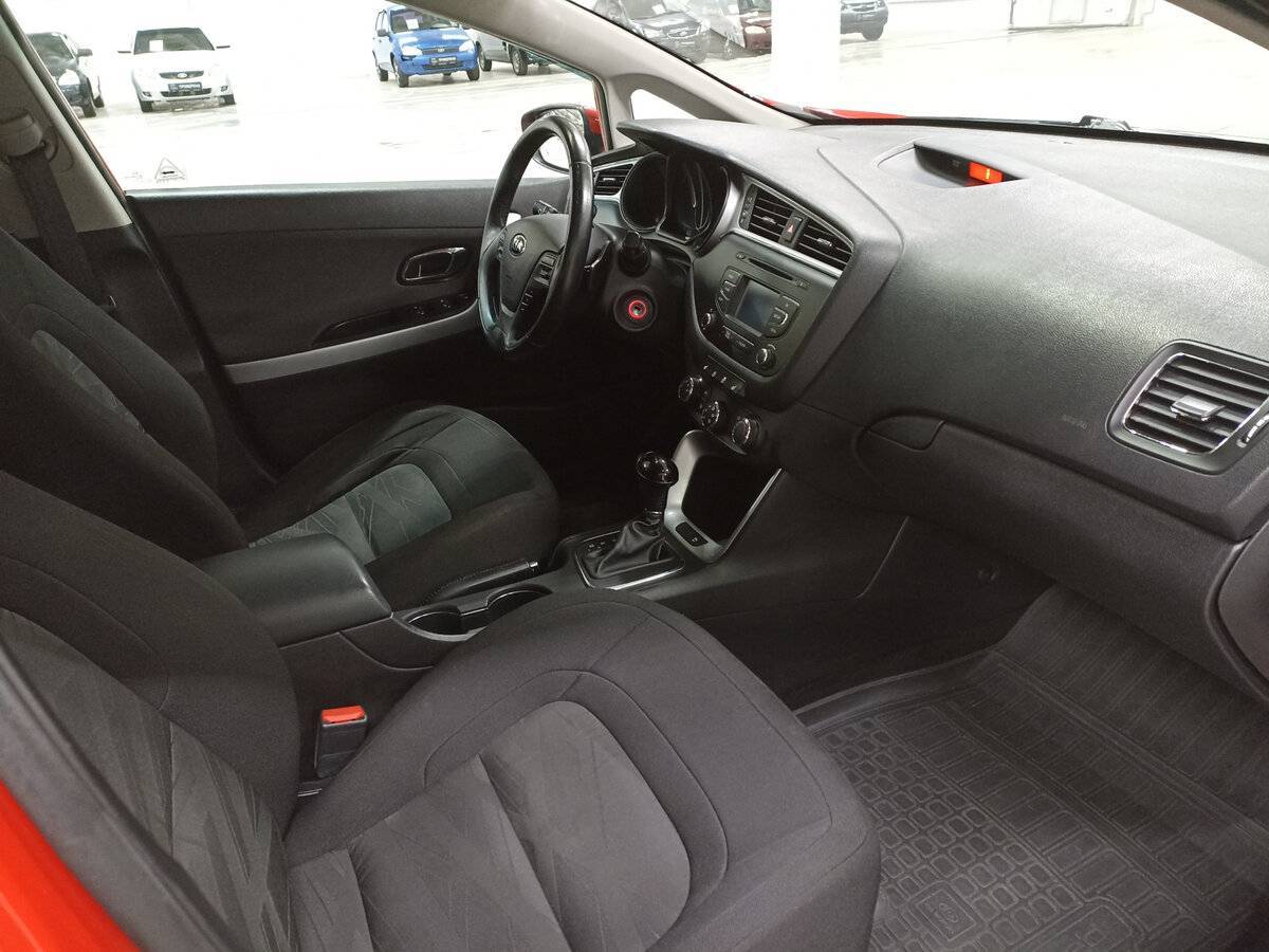 Kia Ceed с пробегом — 2016 год. Фото: #10