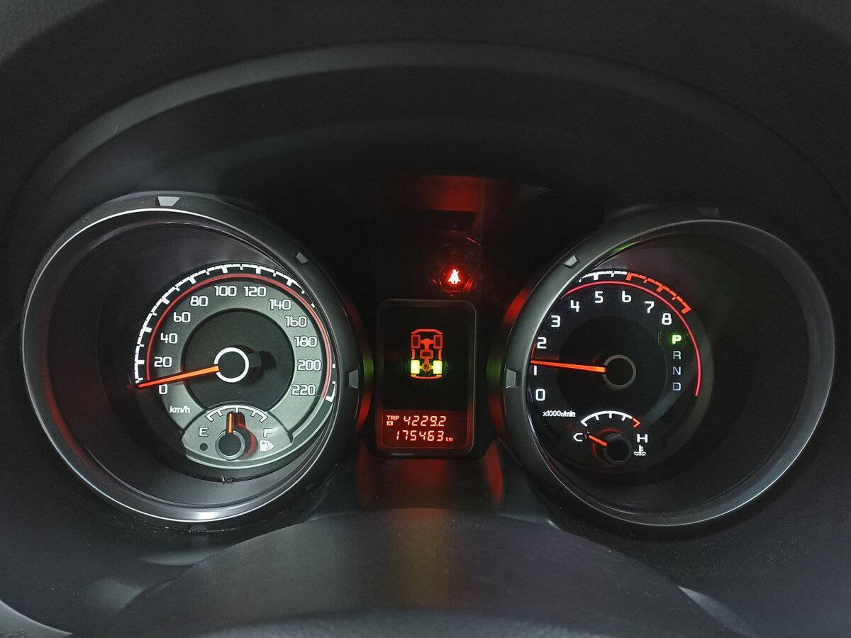 Mitsubishi Pajero с пробегом — 2012 год. Фото: #12