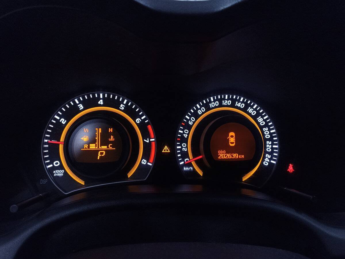 Toyota Corolla с пробегом — 2010 год. Фото: #12