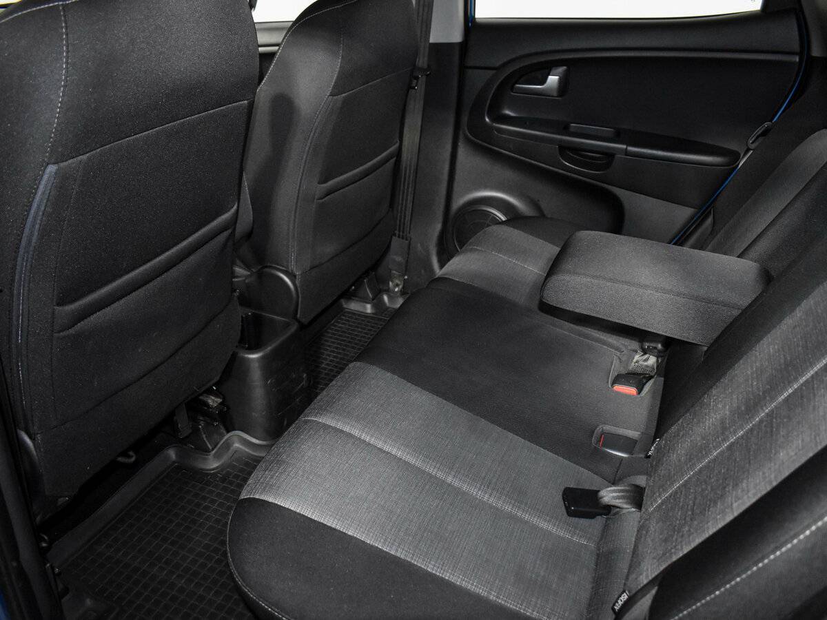 Kia Venga с пробегом — 2011 год. Фото: #11