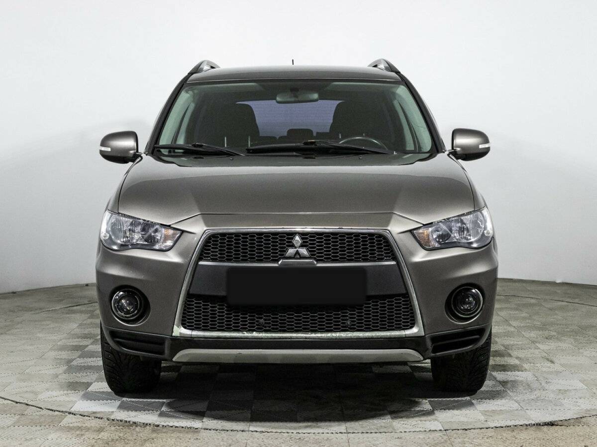 Mitsubishi Outlander с пробегом — 2011 год. Фото: #1