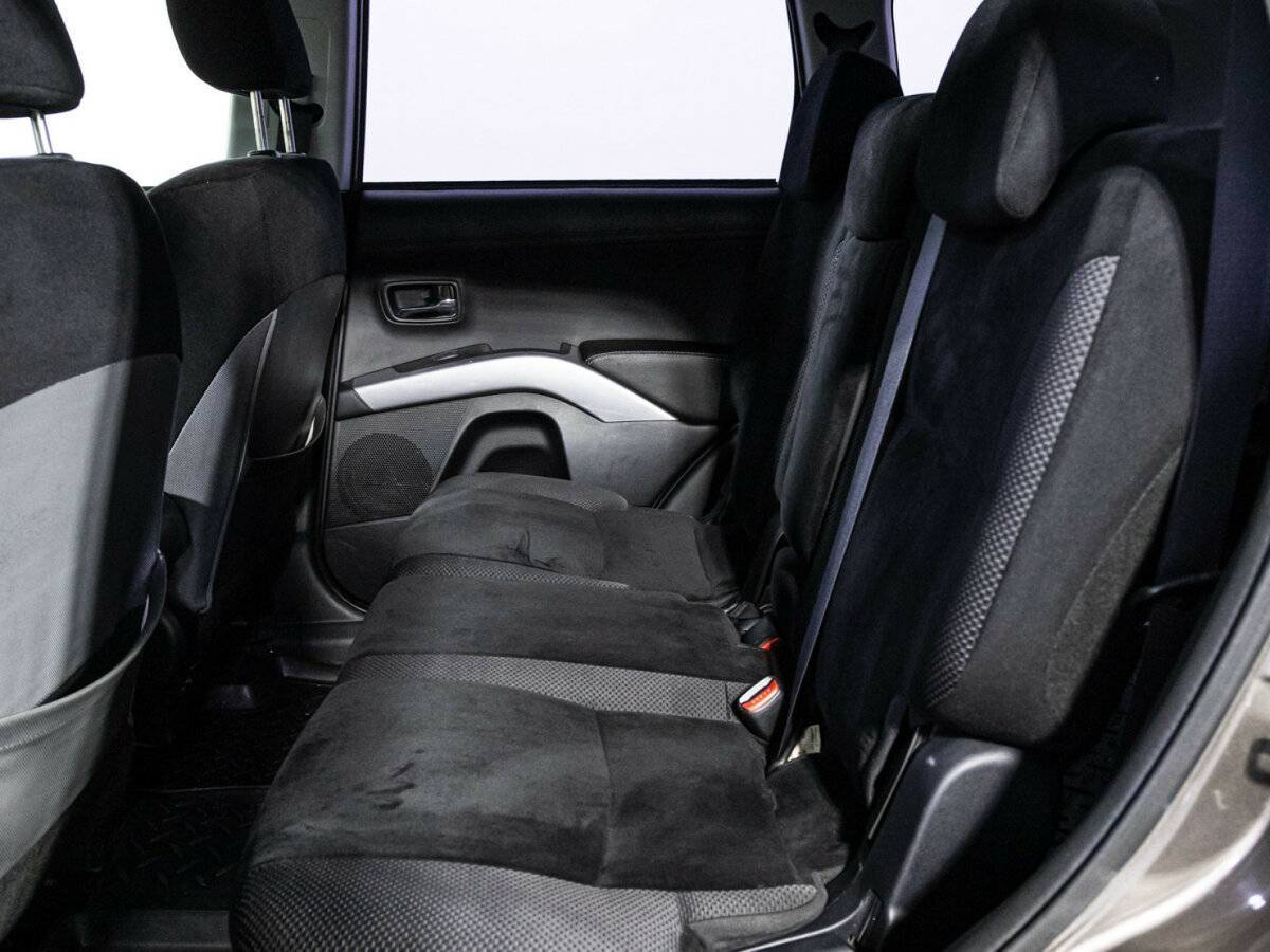 Mitsubishi Outlander с пробегом — 2011 год. Фото: #9